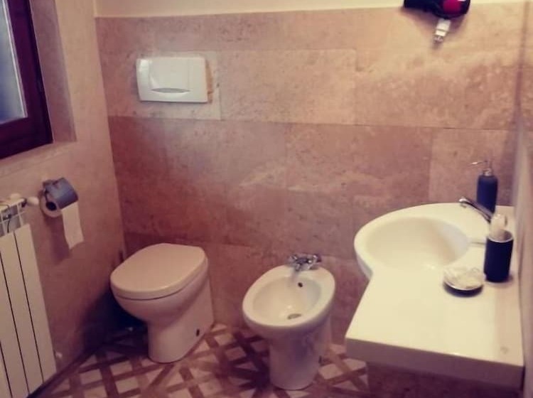 بنسيون La Dimora Dei Tribbi