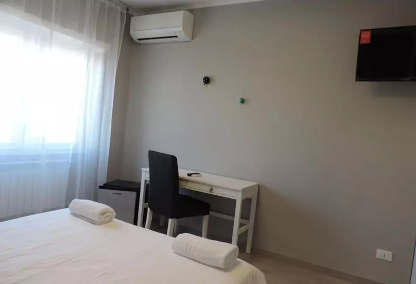 پانسیون Pretty Tiburtina Room