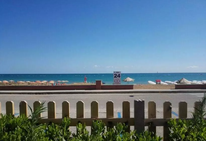 تختخواب و صبحانه Il Respiro Del Mare
