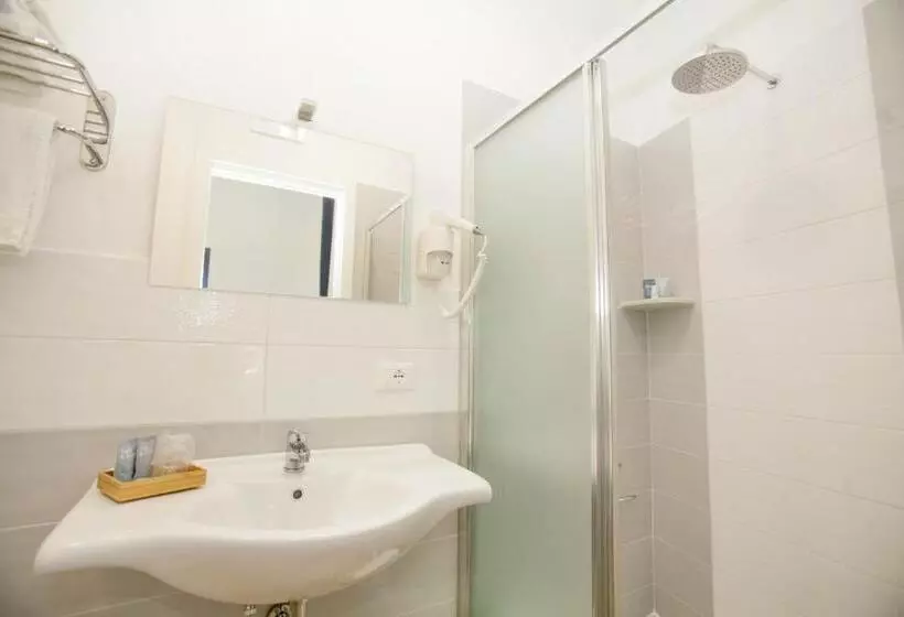 Aamiaismajoitus (B&B) Mediterranean Rooms