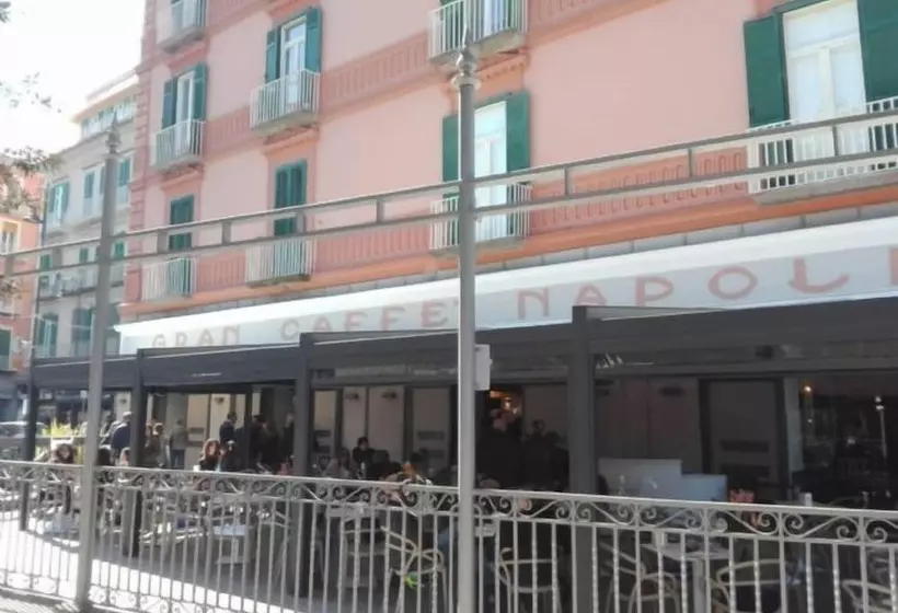 Aamiaismajoitus (B&B) Mediterranean Rooms