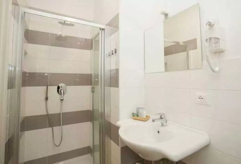 Aamiaismajoitus (B&B) Mediterranean Rooms