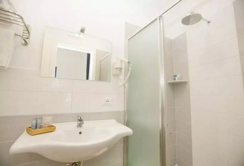 Aamiaismajoitus (B&B) Mediterranean Rooms