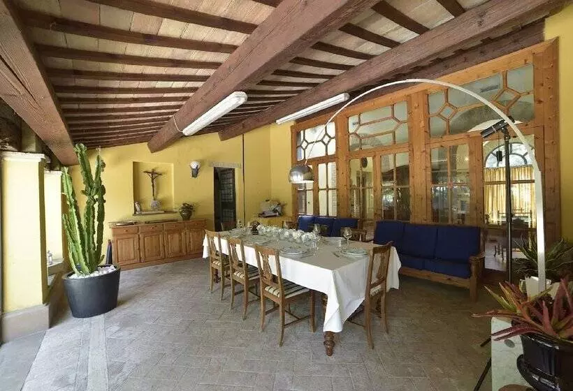 Aamiaismajoitus (B&B) Villa Lupo
