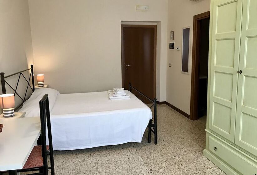 בית מלון כפרי Poderaccio Alto