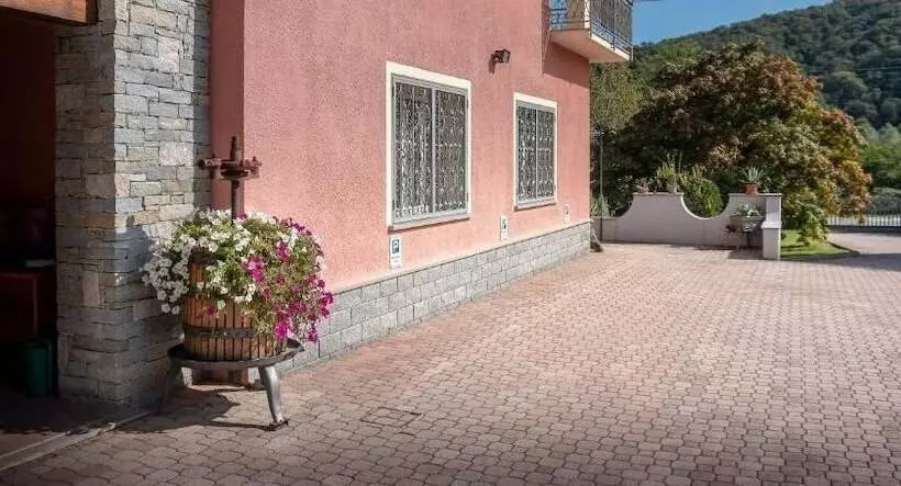 La Rosa Tra I Laghi B&b