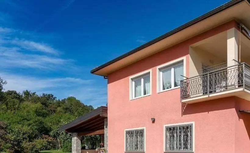 La Rosa Tra I Laghi B&b