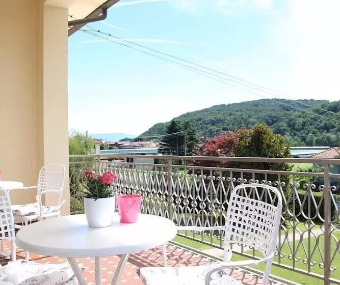 La Rosa Tra I Laghi B&b