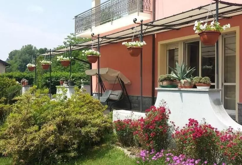 La Rosa Tra I Laghi B&b