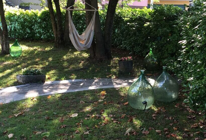 Пансион Villa Cesarina, Vallio Terme , Salo’