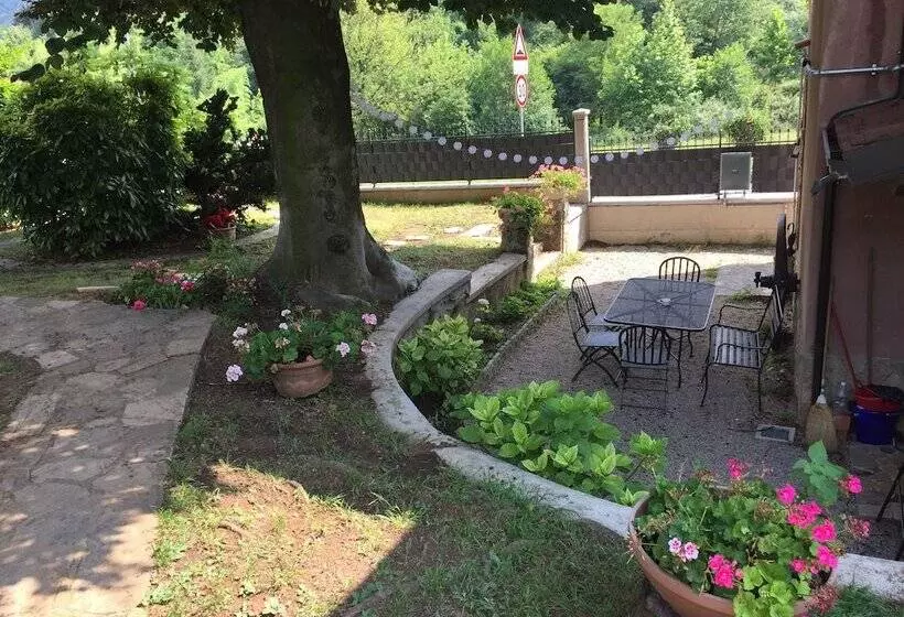 Majatalo Villa Cesarina, Vallio Terme , Salo’