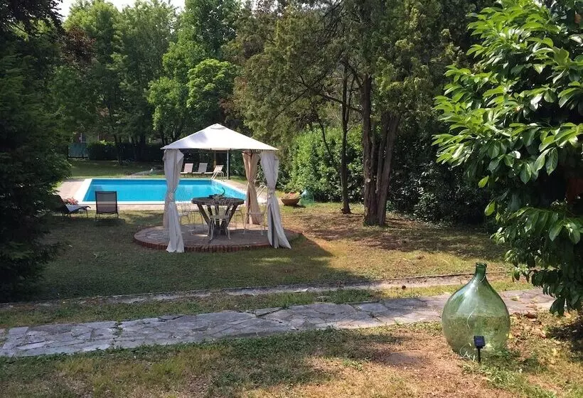 Majatalo Villa Cesarina, Vallio Terme , Salo’