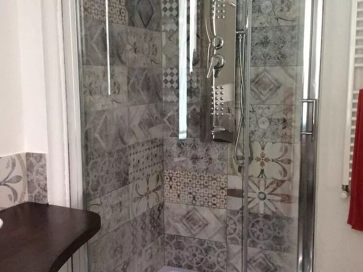 Majatalo Villa Cesarina, Vallio Terme , Salo’