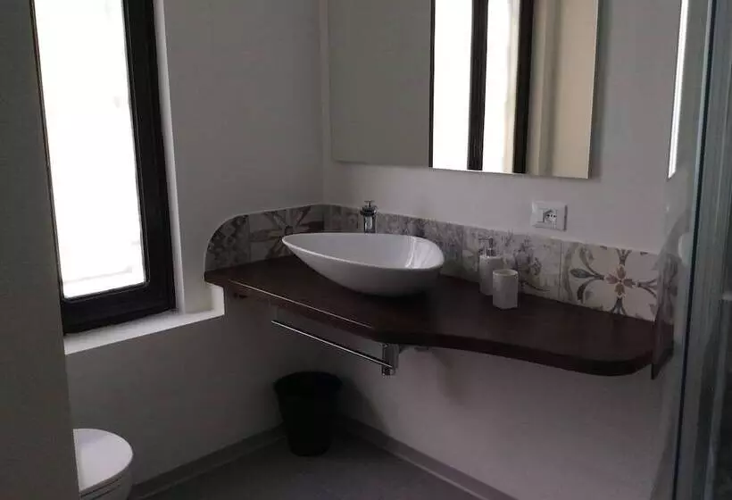 Majatalo Villa Cesarina, Vallio Terme , Salo’