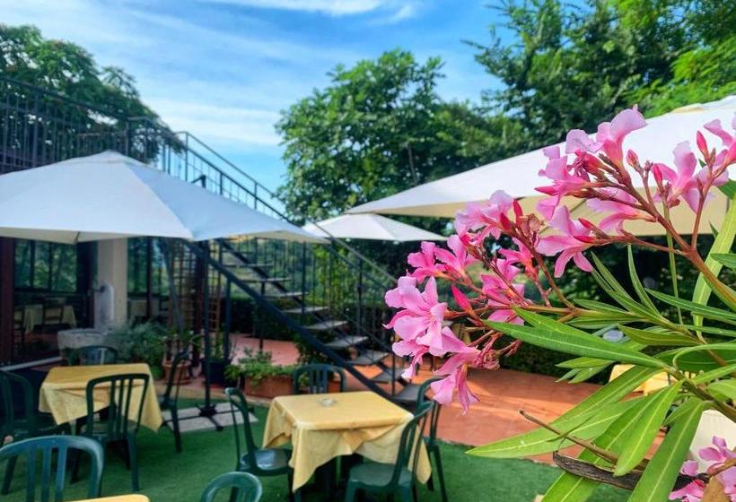 Chiaraluce Country House