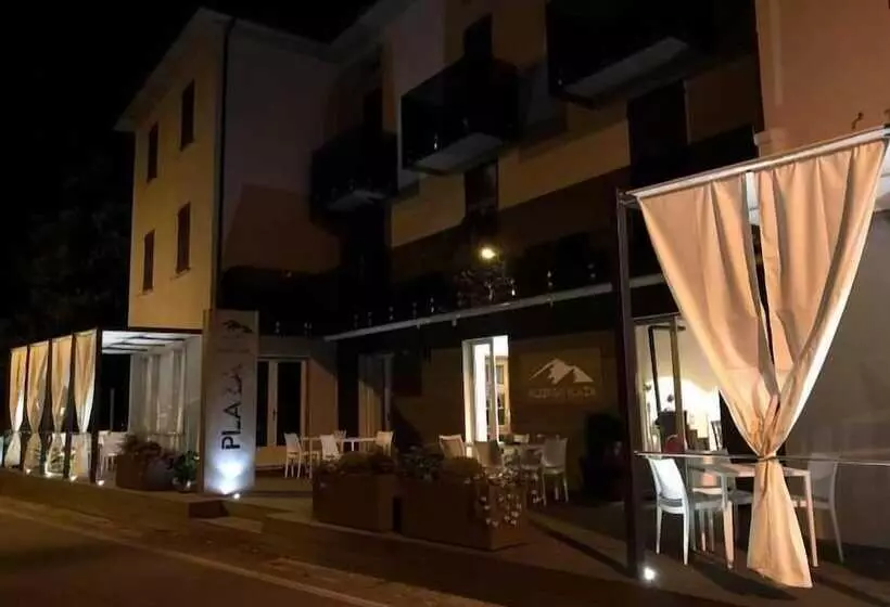 ホテル Albergo Ristorante Plaza