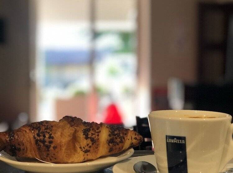 호텔 Albergo Ristorante Plaza