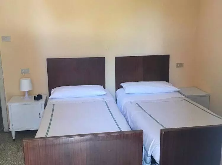 ホテル Albergo Ristorante Plaza