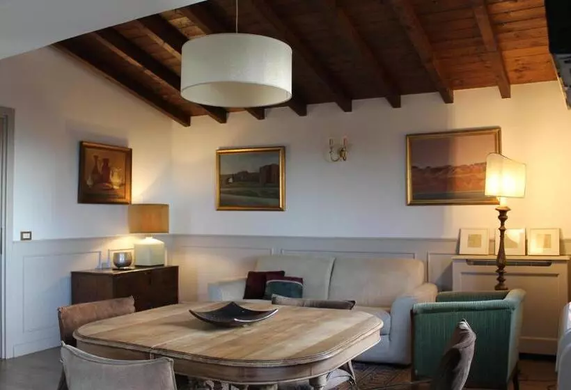 Maaseutuhotelli Agriturismo Castello Santa Margherita