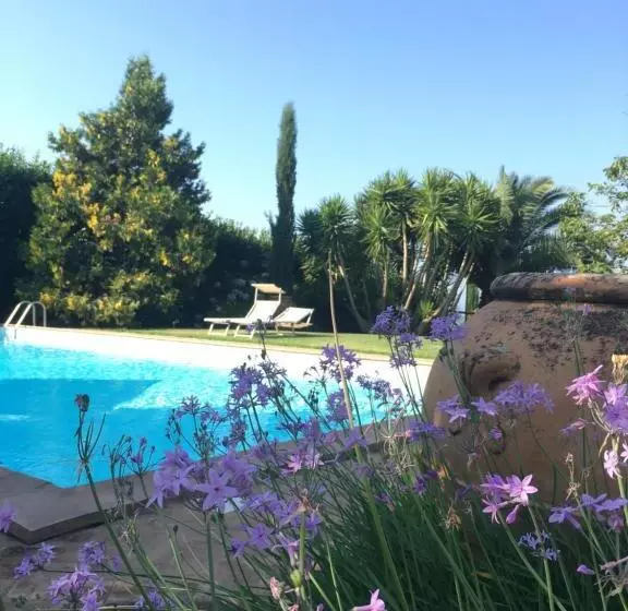 Maaseutuhotelli Agriturismo Castello Santa Margherita