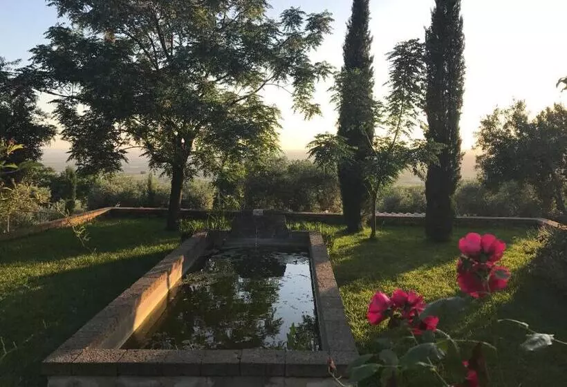 Maaseutuhotelli Agriturismo Castello Santa Margherita