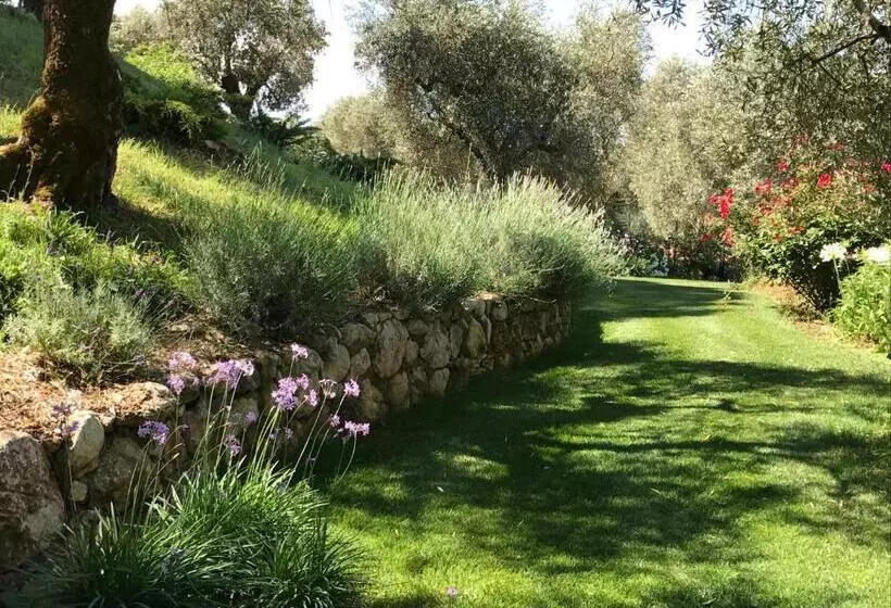 Maaseutuhotelli Agriturismo Castello Santa Margherita