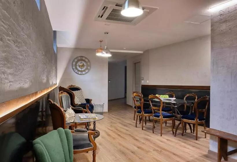 ペンション La Via Del Porto Charme Rooms
