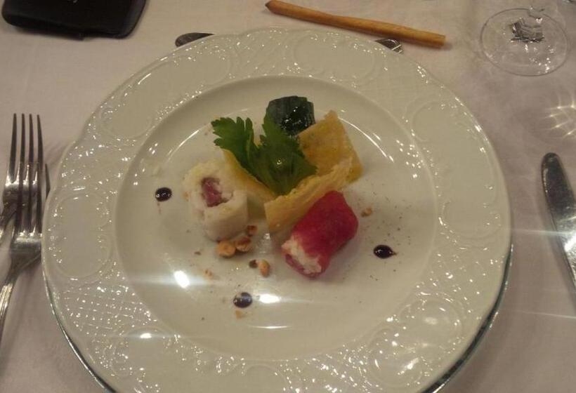 هتل Castello Di Pavone