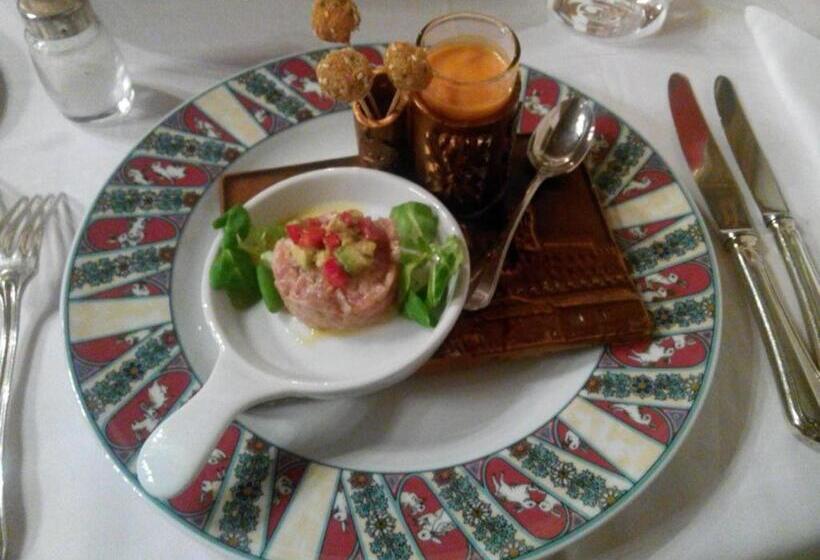 هتل Castello Di Pavone