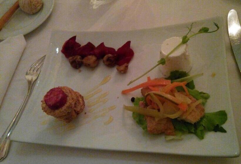 هتل Castello Di Pavone