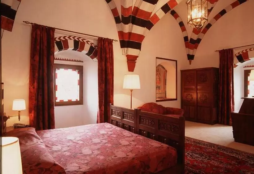 Отель Castello Di Pavone