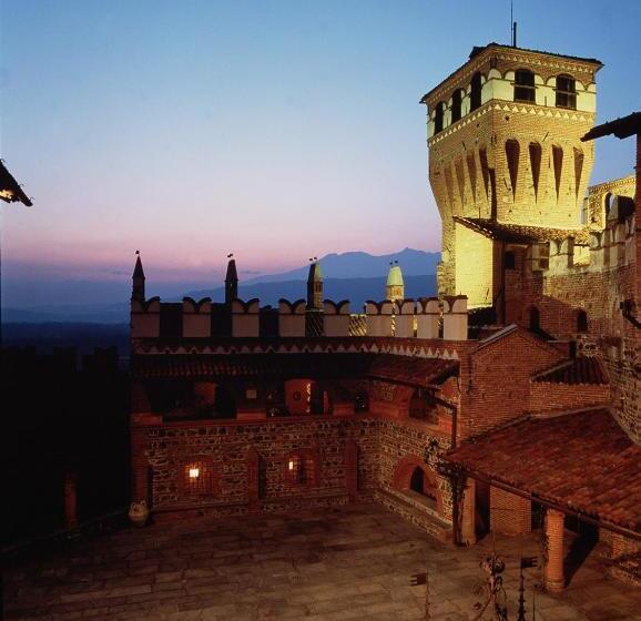 هتل Castello Di Pavone