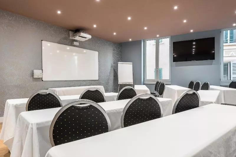 酒店 Grand Hôtel Dauphiné, Boutique Hôtel & Suites