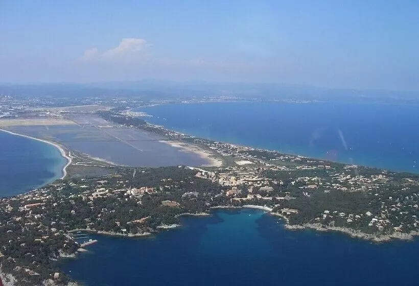 酒店 Grand Hôtel Dauphiné, Boutique Hôtel & Suites