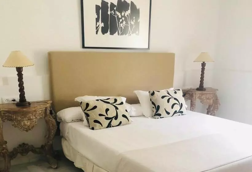 هتل Hacienda Montenmedio