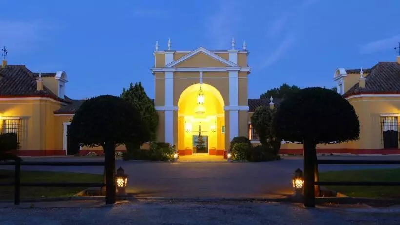 هتل Hacienda Montenmedio