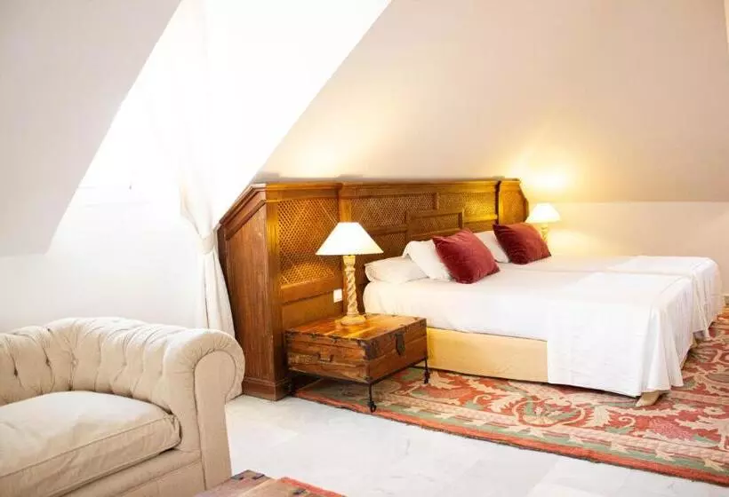 هتل Hacienda Montenmedio