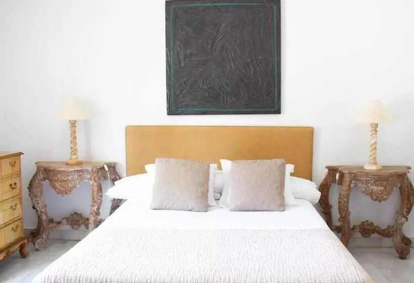 هتل Hacienda Montenmedio