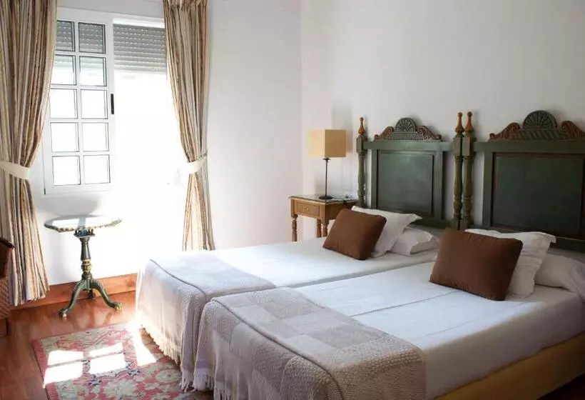 هتل Hacienda Montenmedio