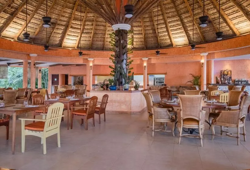 בית מלון כפרי Iberostar Waves Quetzal