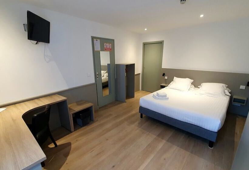 ホテル Logis Hôtel Du Fer à Cheval