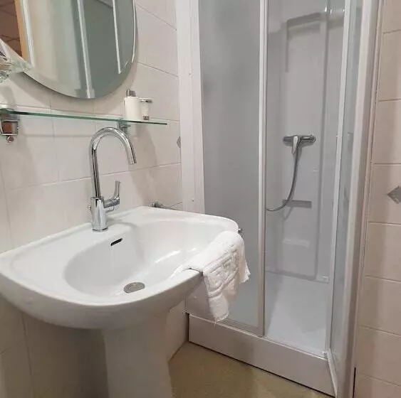 Отель Logis Hôtel Du Fer à Cheval