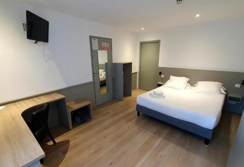 ホテル Logis Hôtel Du Fer à Cheval