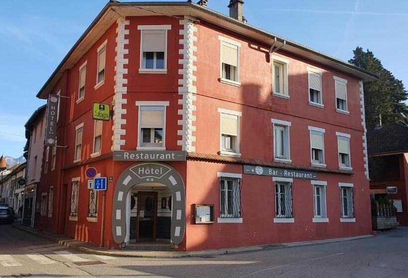 ホテル Logis Hôtel Du Fer à Cheval