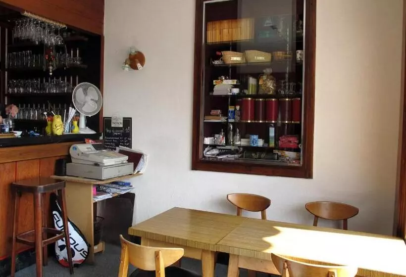 Отель Les Acacias Bellevue