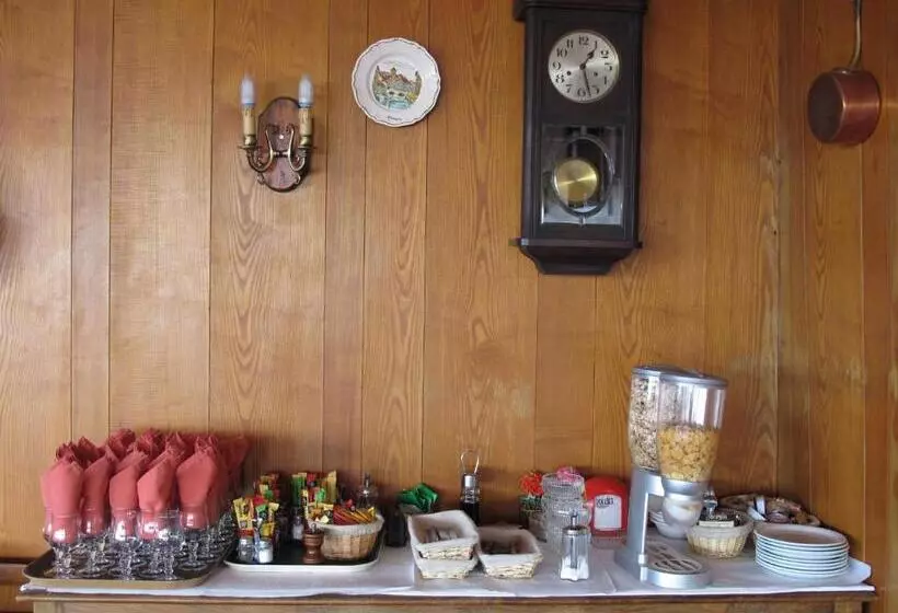 Отель Les Acacias Bellevue