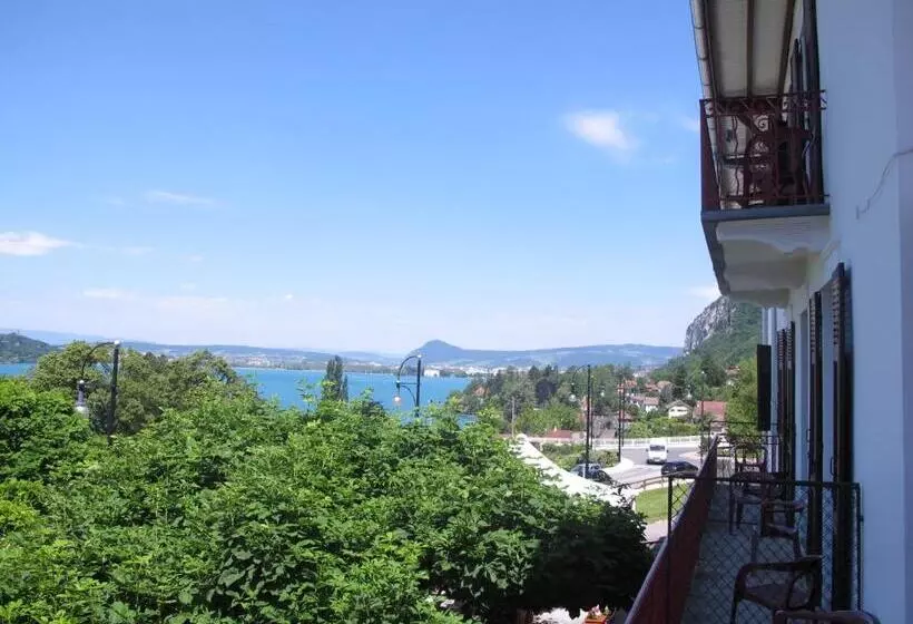 Отель Les Acacias Bellevue