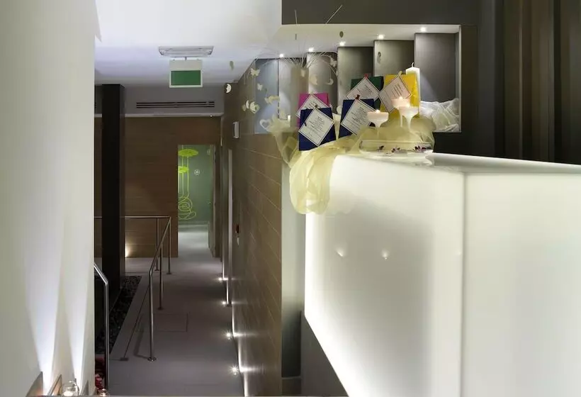 호텔 Select Suites & Spa   Apartments