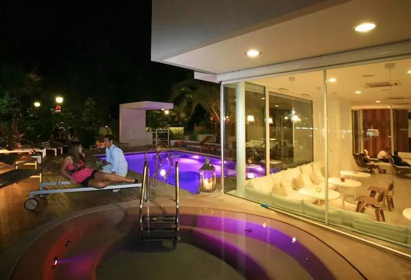 호텔 Select Suites & Spa   Apartments