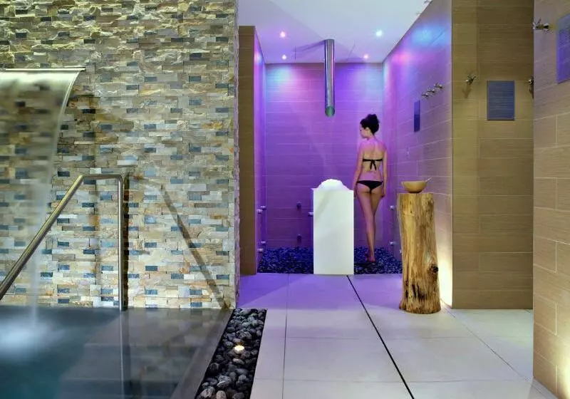 호텔 Select Suites & Spa   Apartments